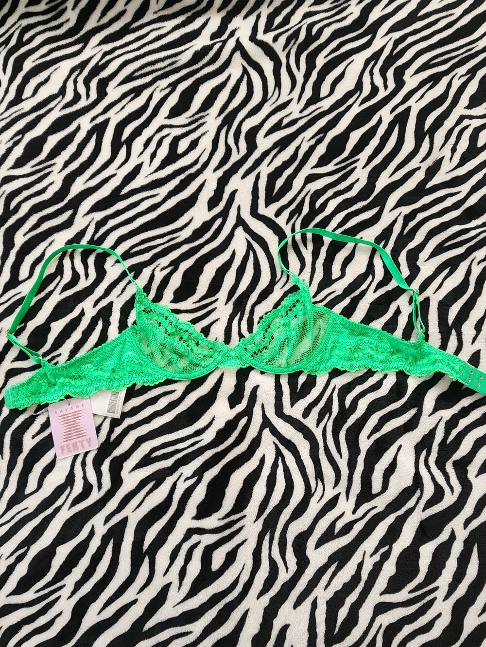 NWT: Savage X Fenty Lace Underlined Bra - Size 34B
